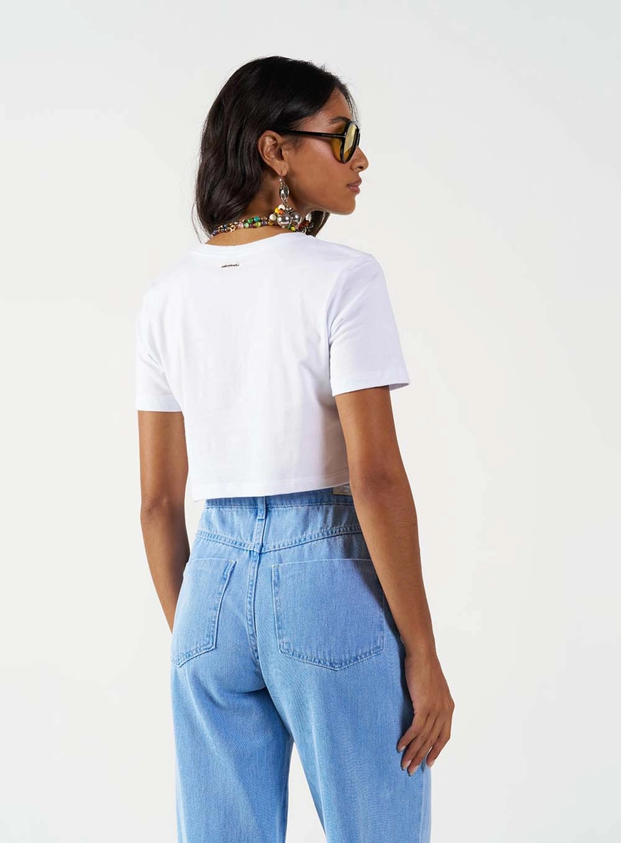 Camiseta Feminina Encurtada Bordada Branco 4
