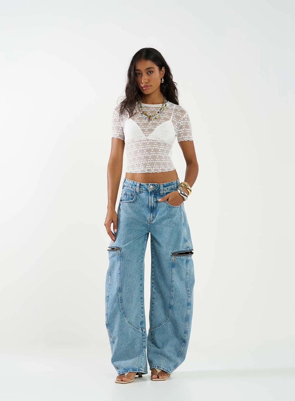 Blusa Small Em Renda Off Shell 3