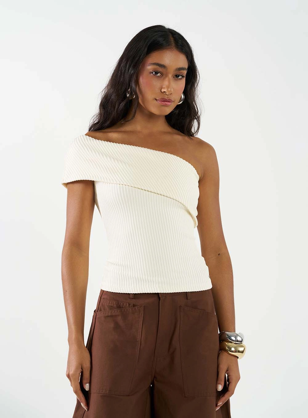 Blusa Assimétrica Plissada Off Shell 1