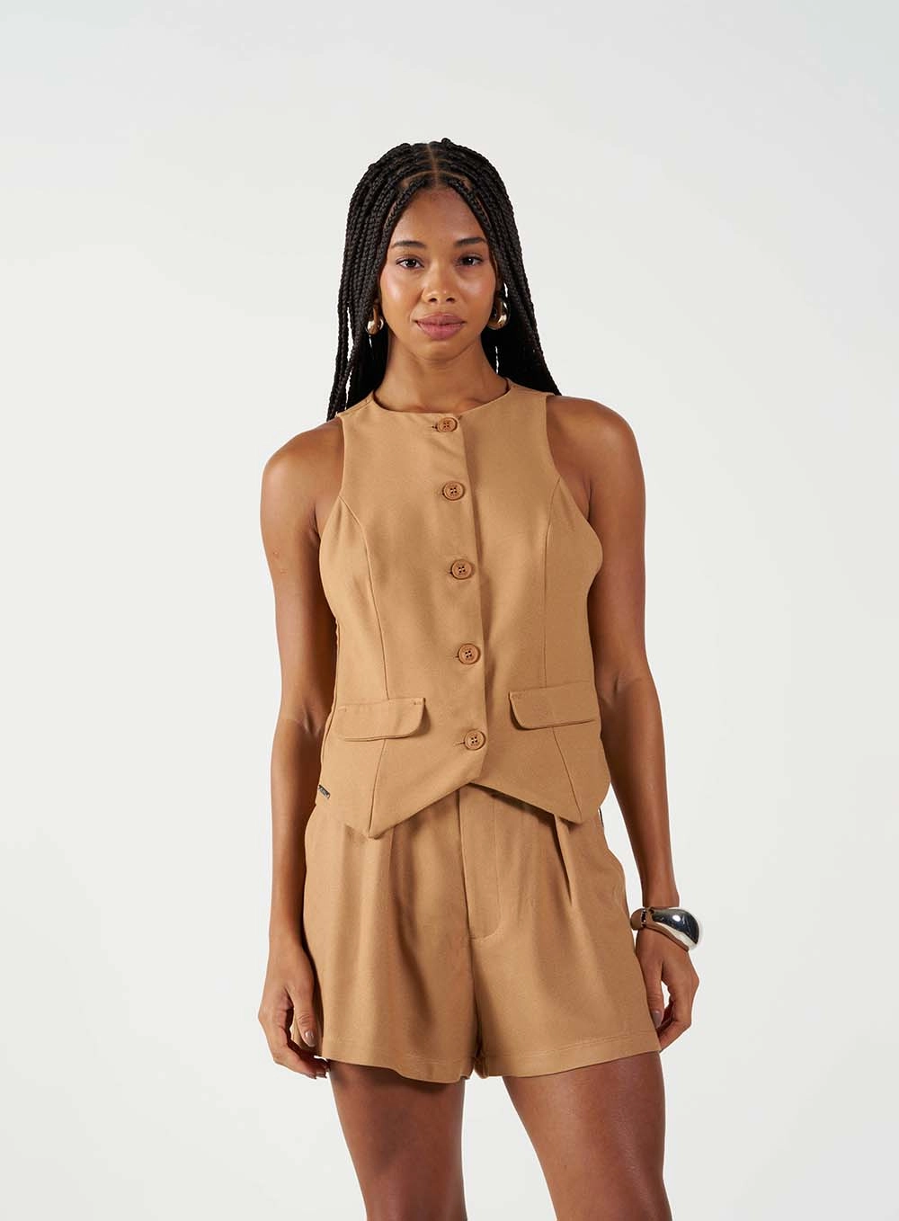 Blusa Slim Alfaiataria Com Fechamento Em Botôes Marrom Delle 1