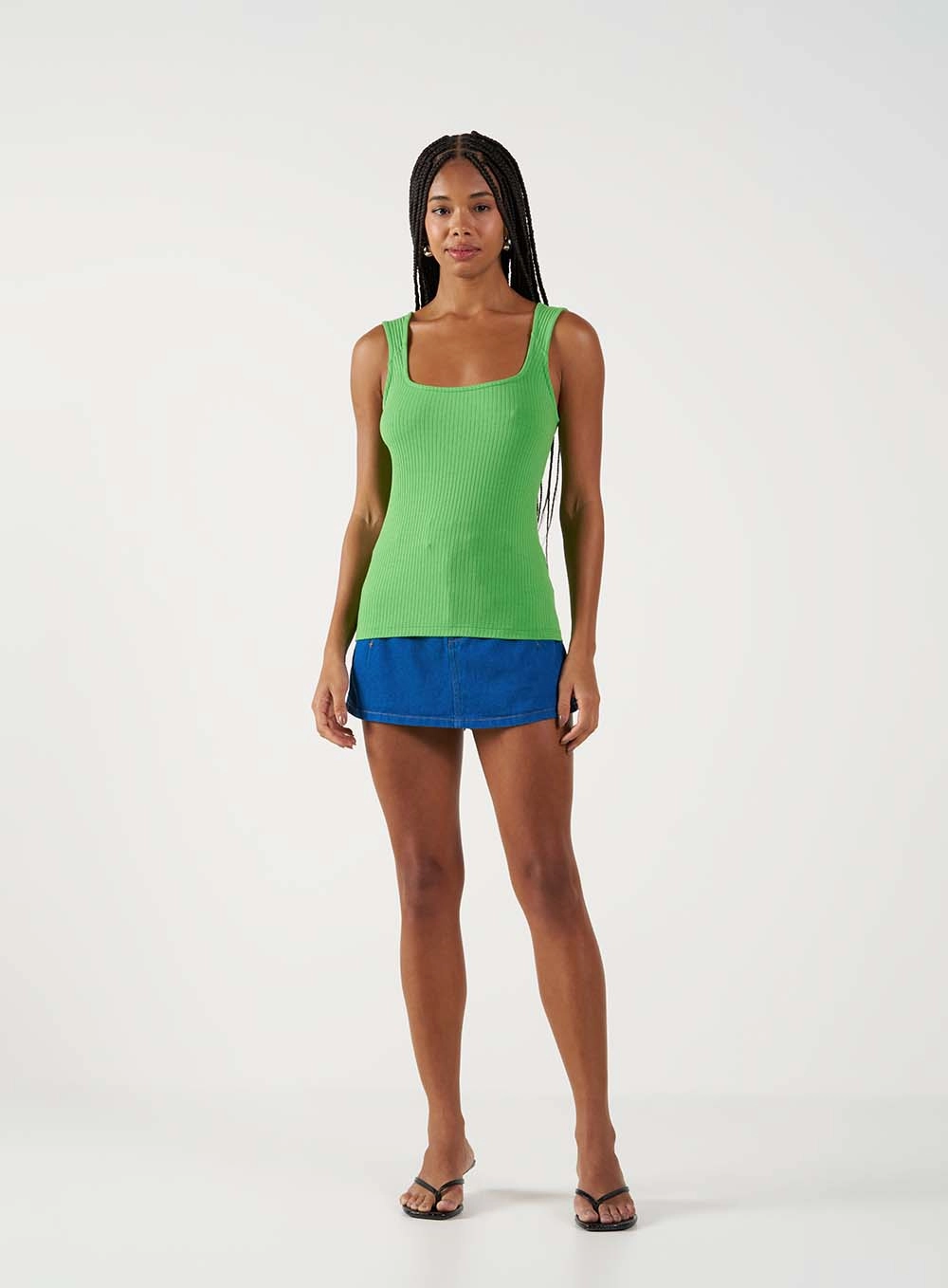 Regata Small Canelada Com Decote Quadrado Verde 2