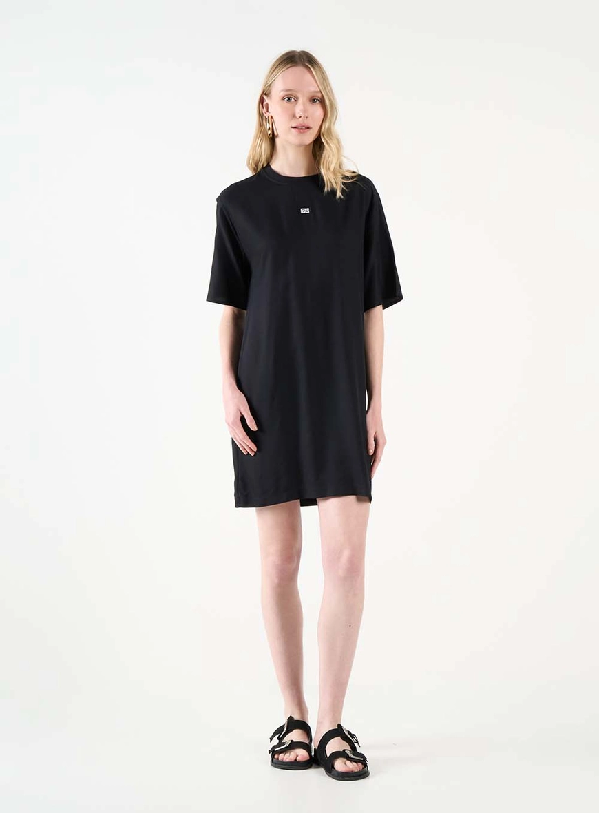 Vestido Curto Comfort Básico Preto 1