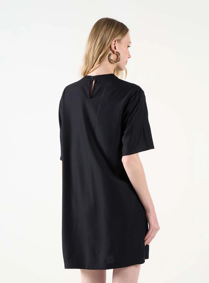 Vestido Curto Comfort Básico Preto 3