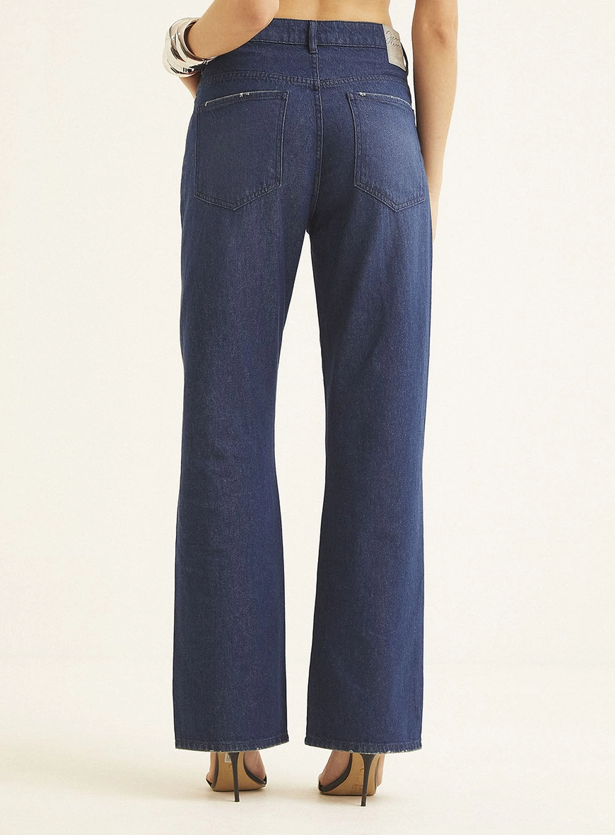 Calça Jeans Feminina Loose Fit Com Aplicação Índigo 4