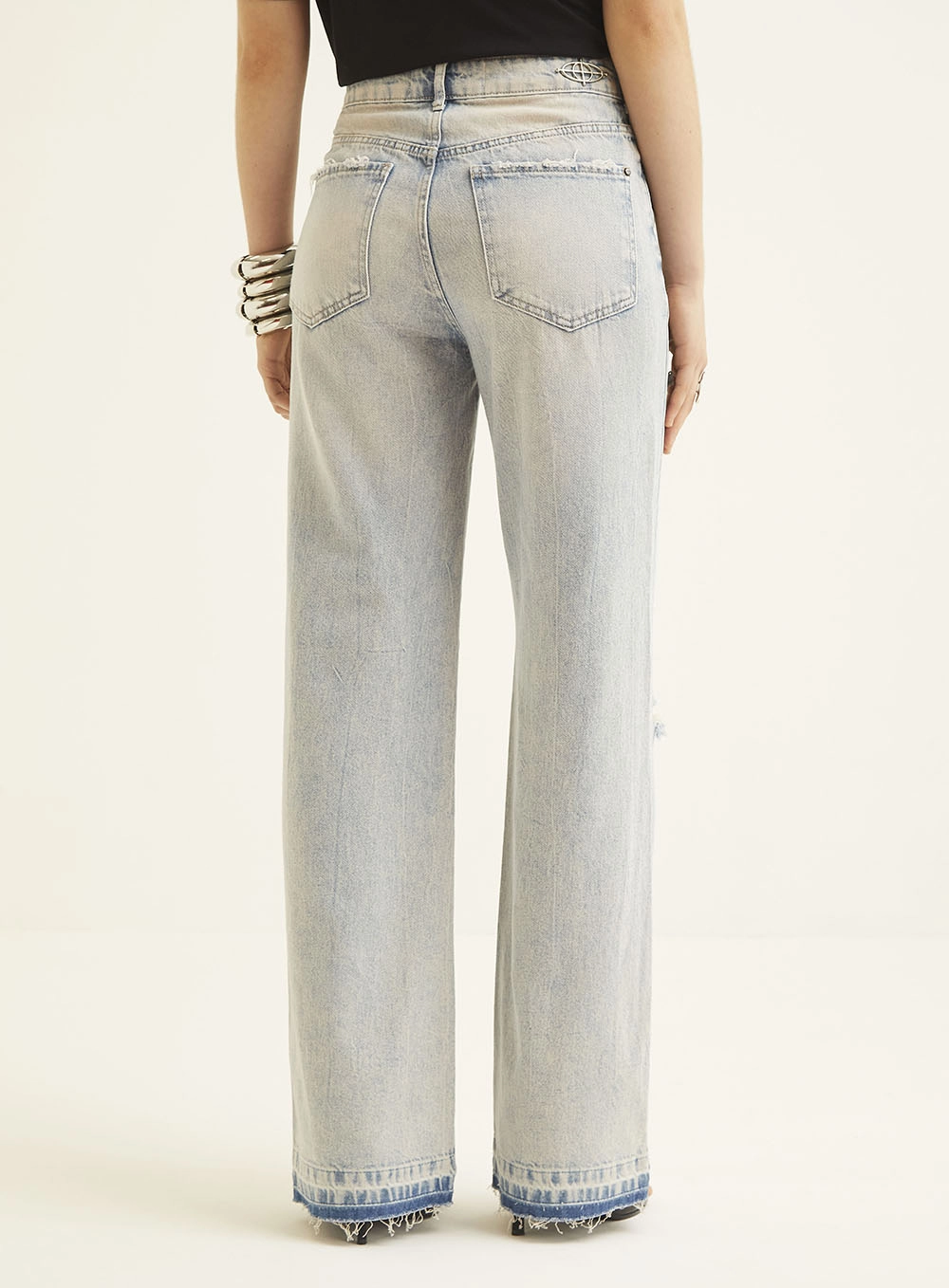 Calça Jeans Feminina Com Detalhe Rasgado - Loren Índigo 4