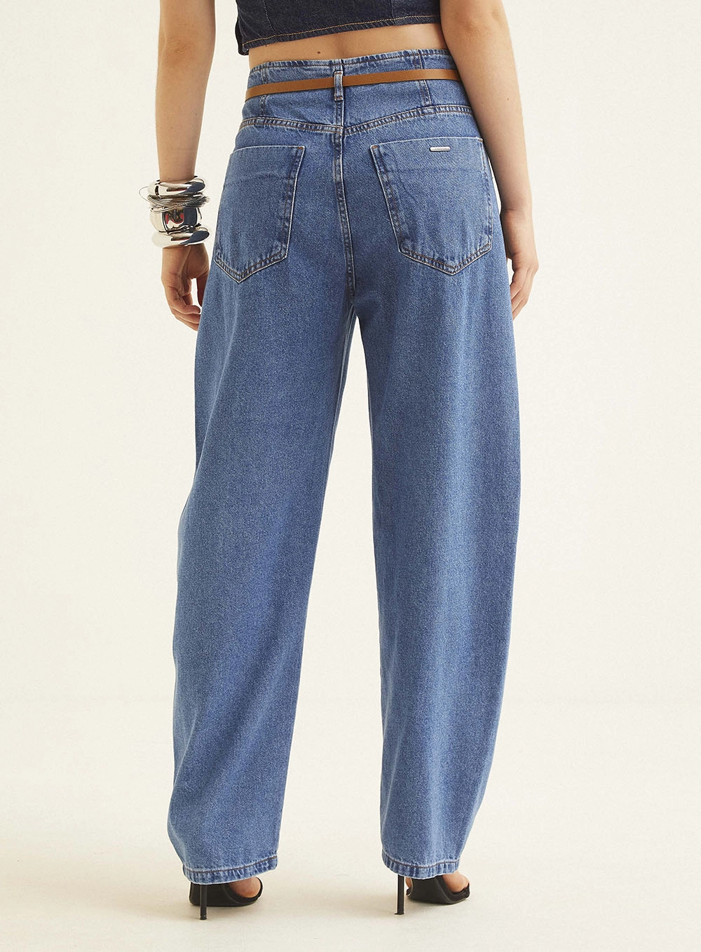 Calça Jeans Feminina Barrel Com Cinto Índigo 4