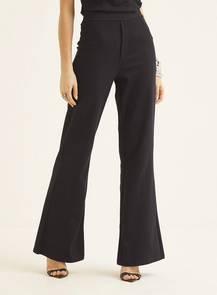 Calça Feminina Flare Básica