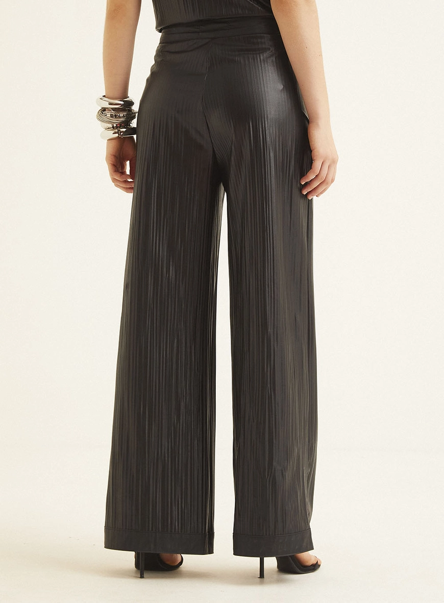 Calça Feminina Pantalona Em Pu Preto 9