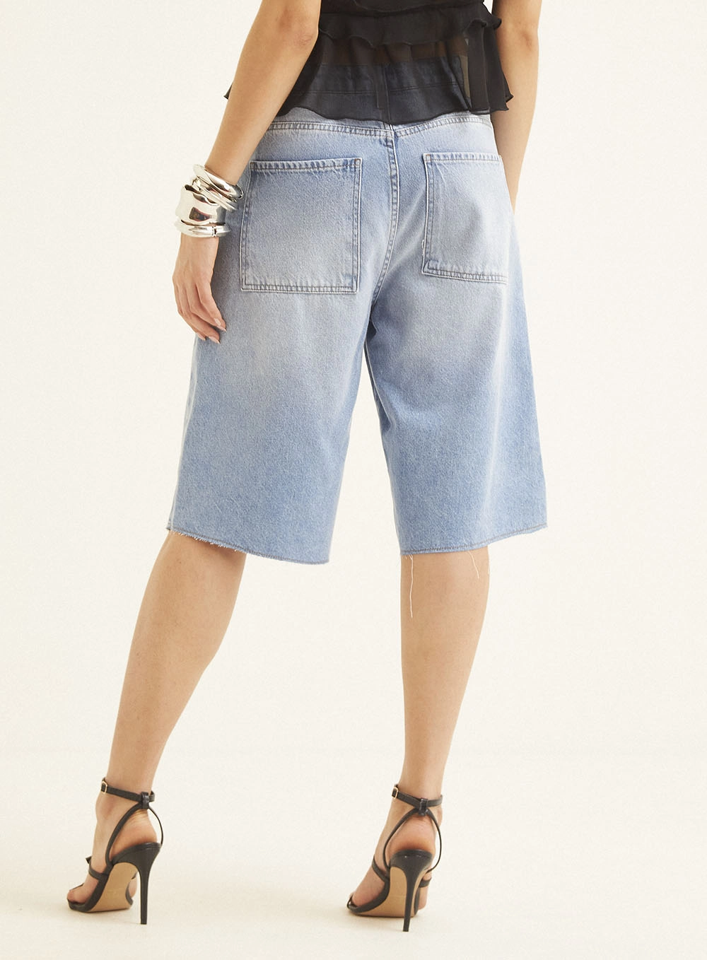 Bermuda Jeans Feminino Com Detalhe - Bella Índigo 4