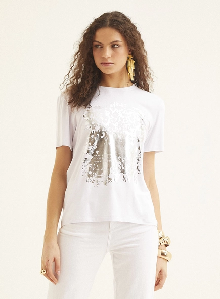 Camiseta Comfort Com Estampa Prateada