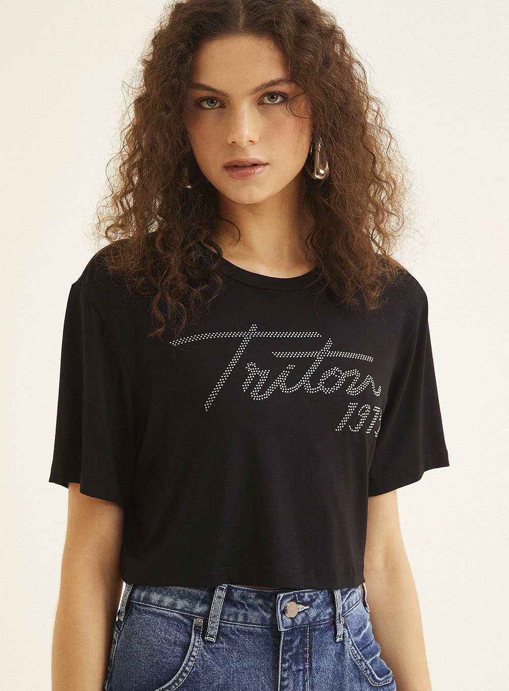 Camiseta Feminina Encurtada Estampa Logo Preto 3