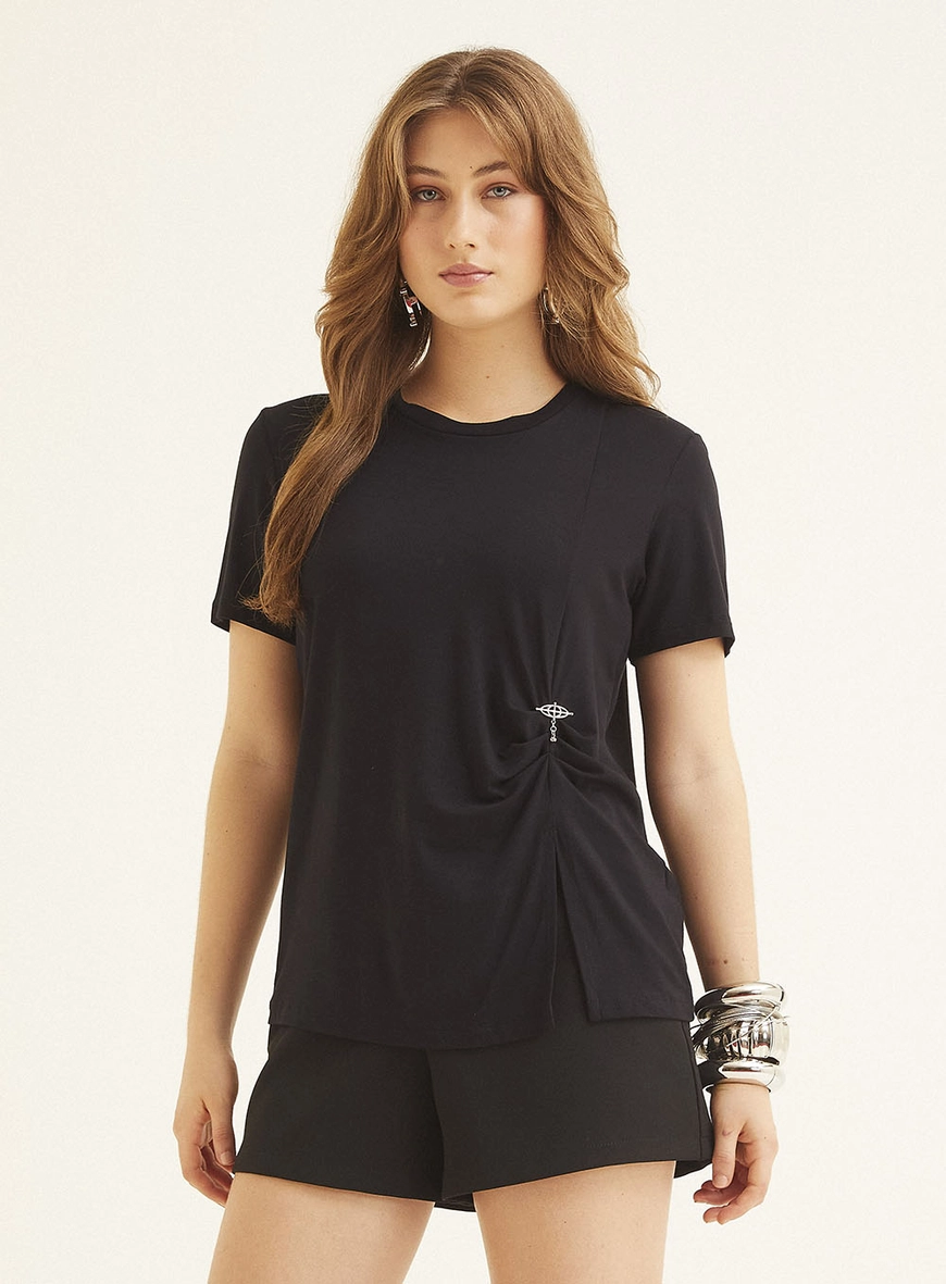 Camiseta Feminina Com Aplicação Preto 2