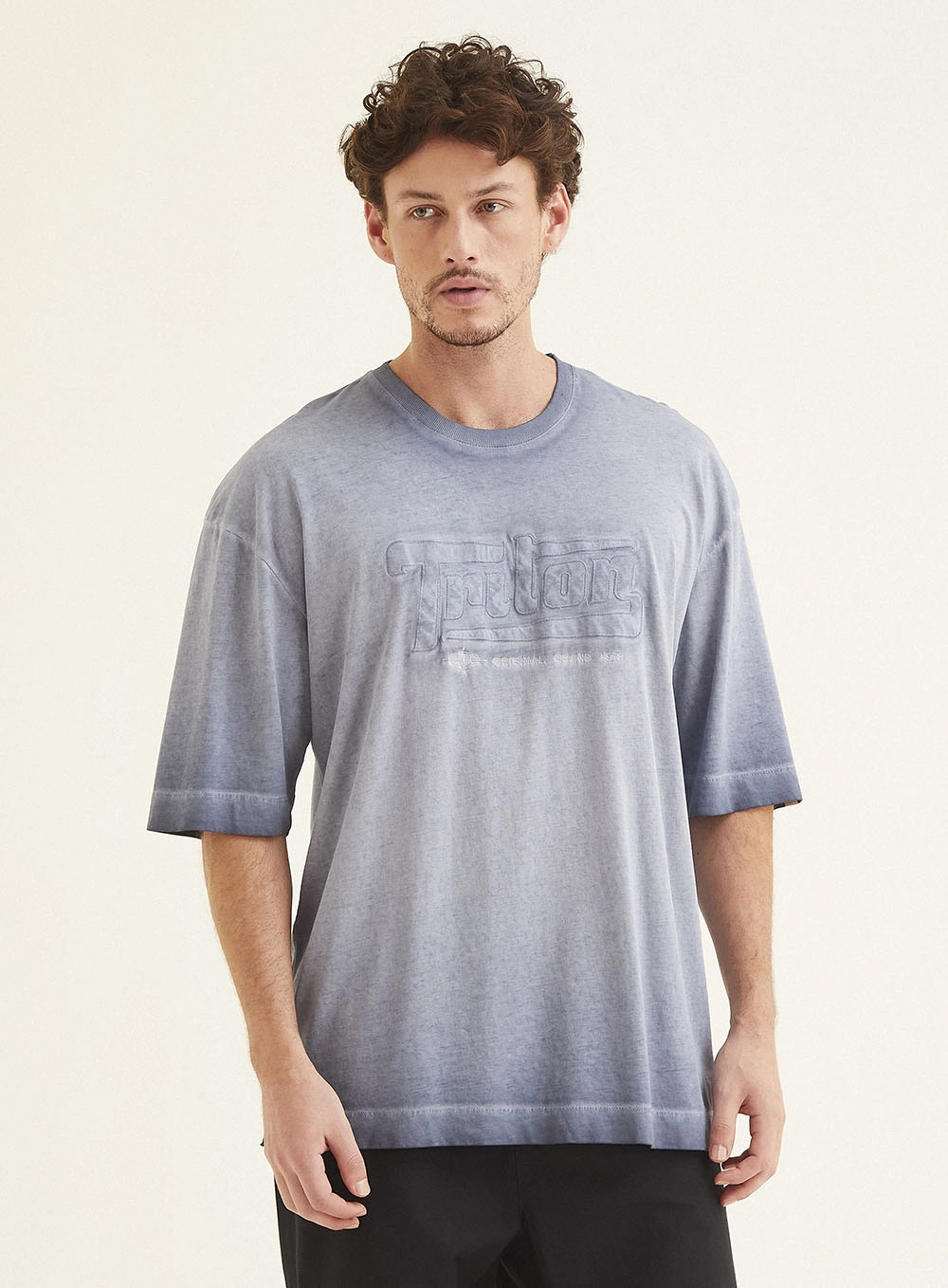 Camiseta Masculina Urban Com Bordado Azul 2