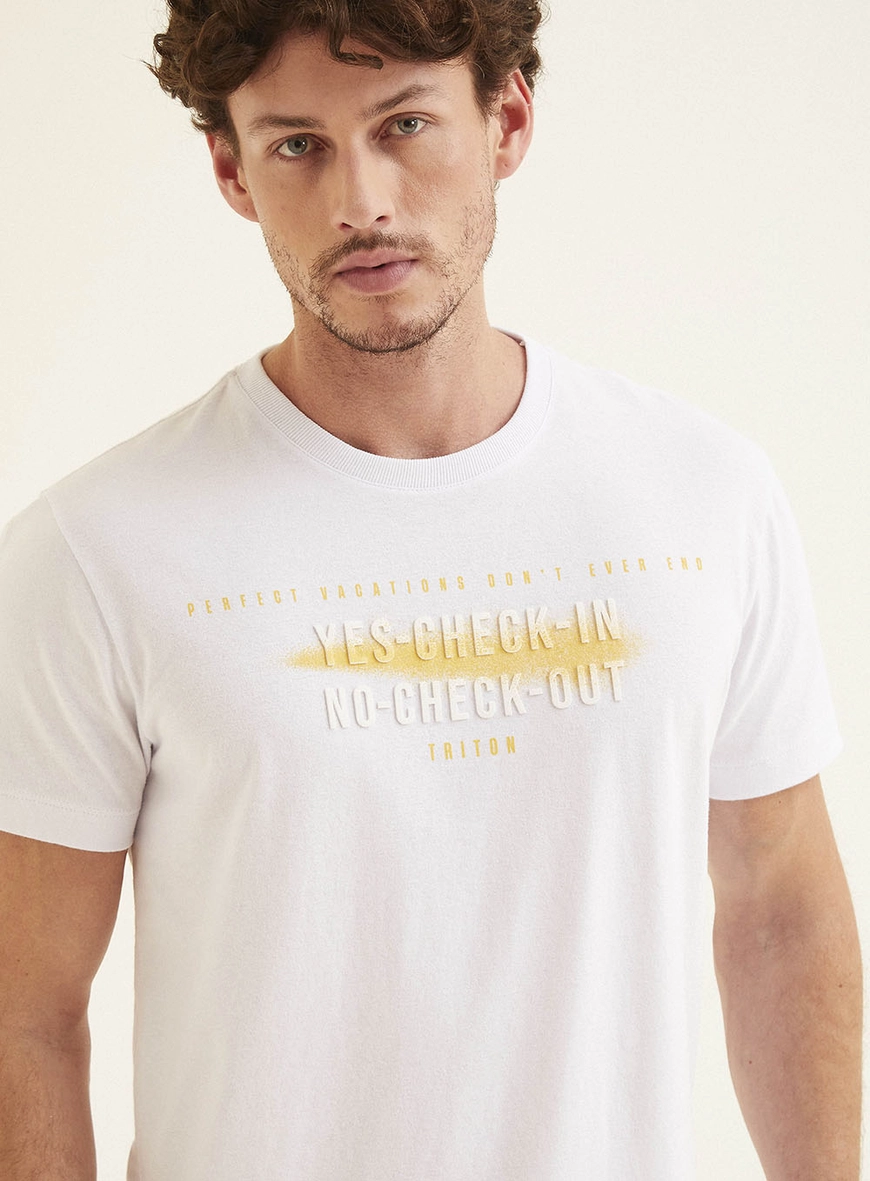 Camiseta Masculina Fit Com Detalhe Branco 3
