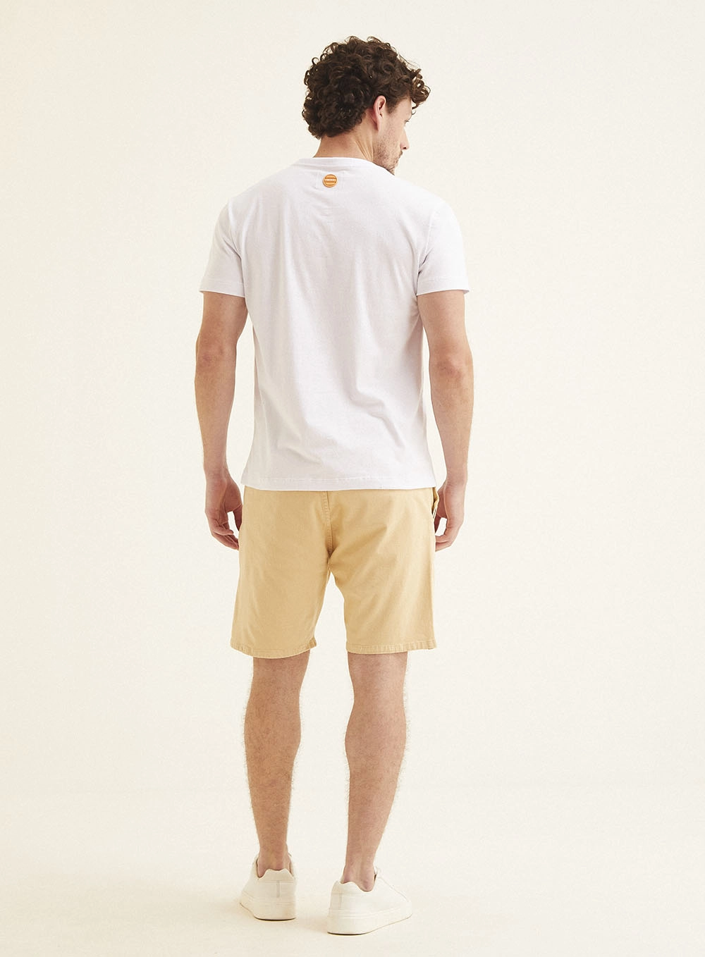 Camiseta Masculina Fit Com Detalhe Branco 5