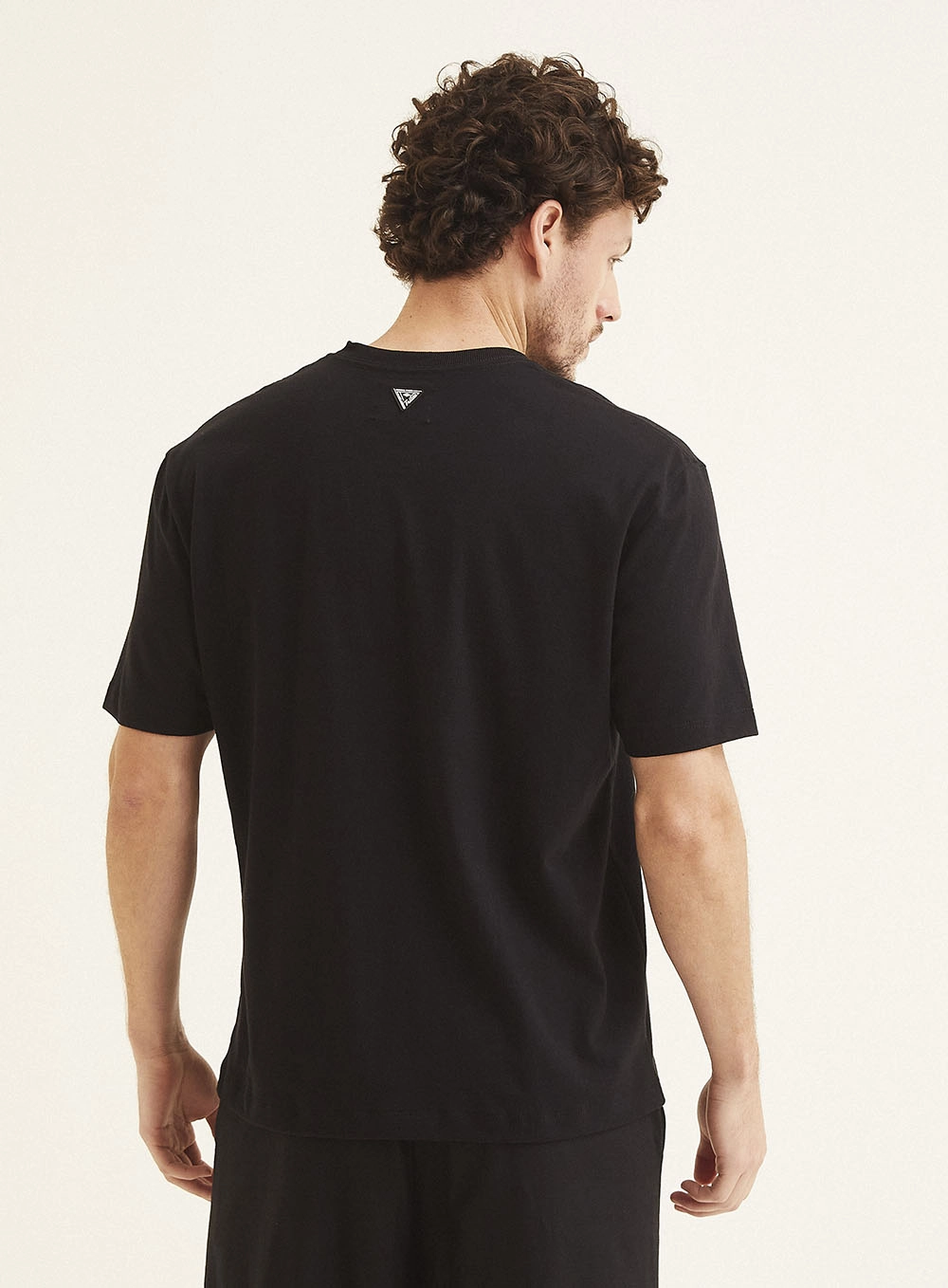 Camiseta Relaxed Com Aplicação Preto 4