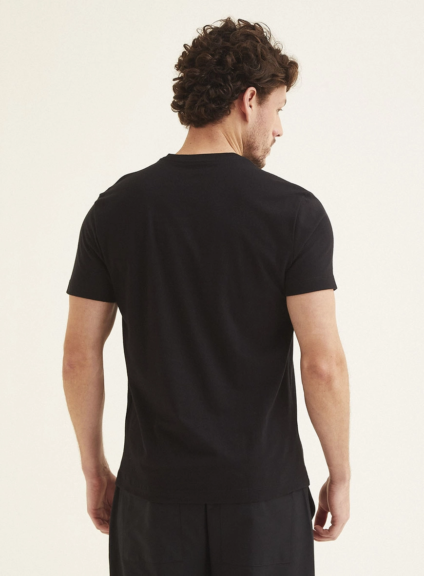 Camiseta Fit Com Estampa Preto 4