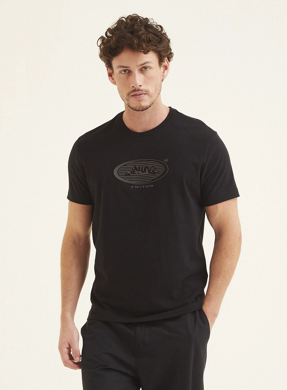 Camiseta Fit Com Estampa Preto 2