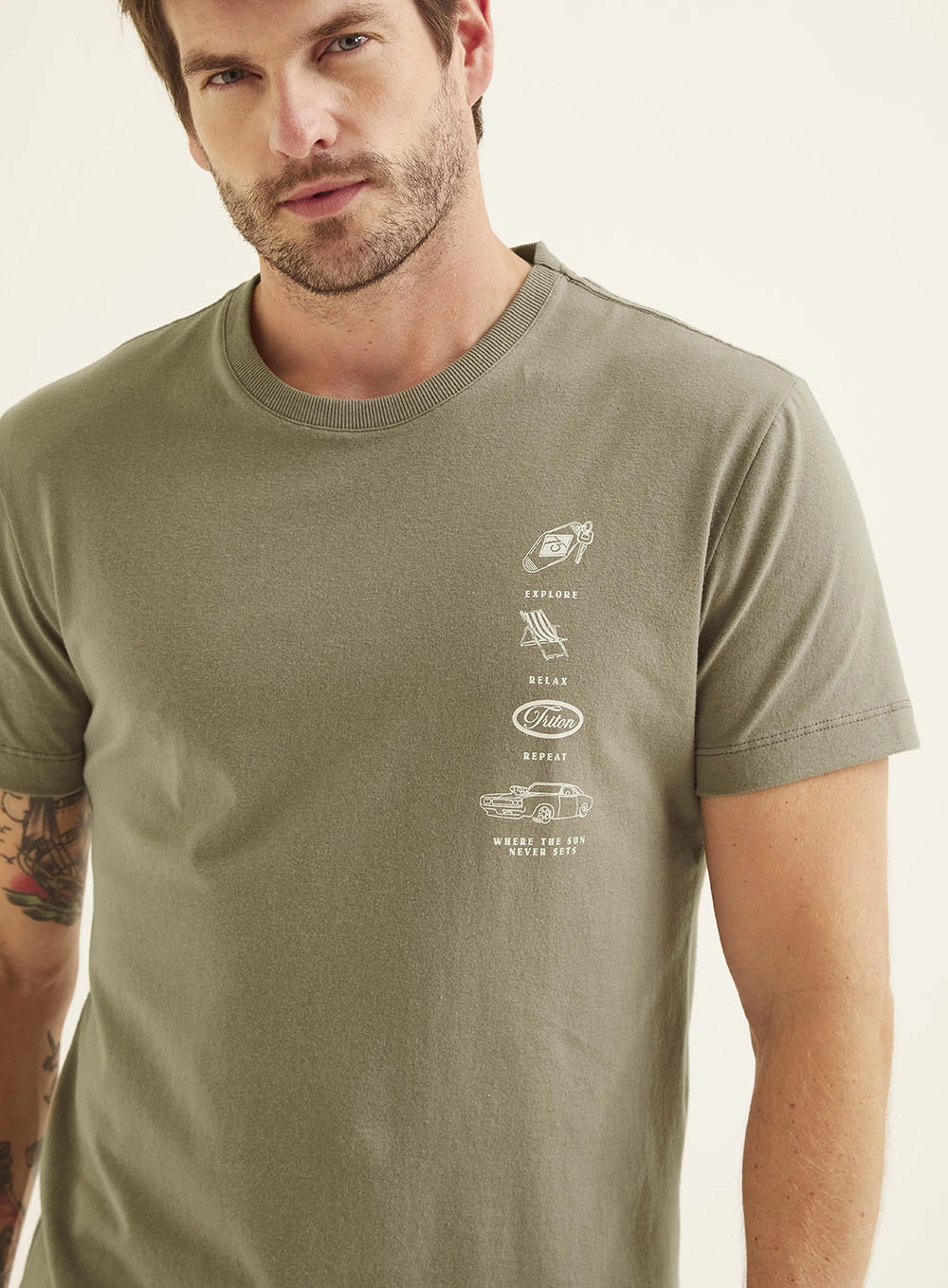 Camiseta Masculina Fit Com Estampa Marrom 3