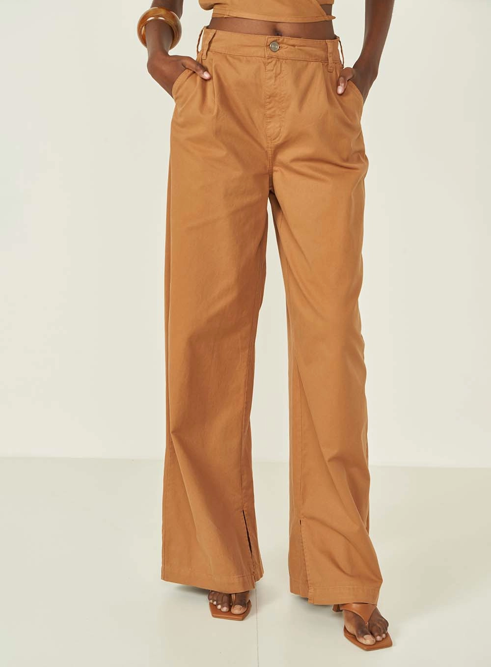 Calça Toquio Com Detalhe Lateral Marrom Evermore