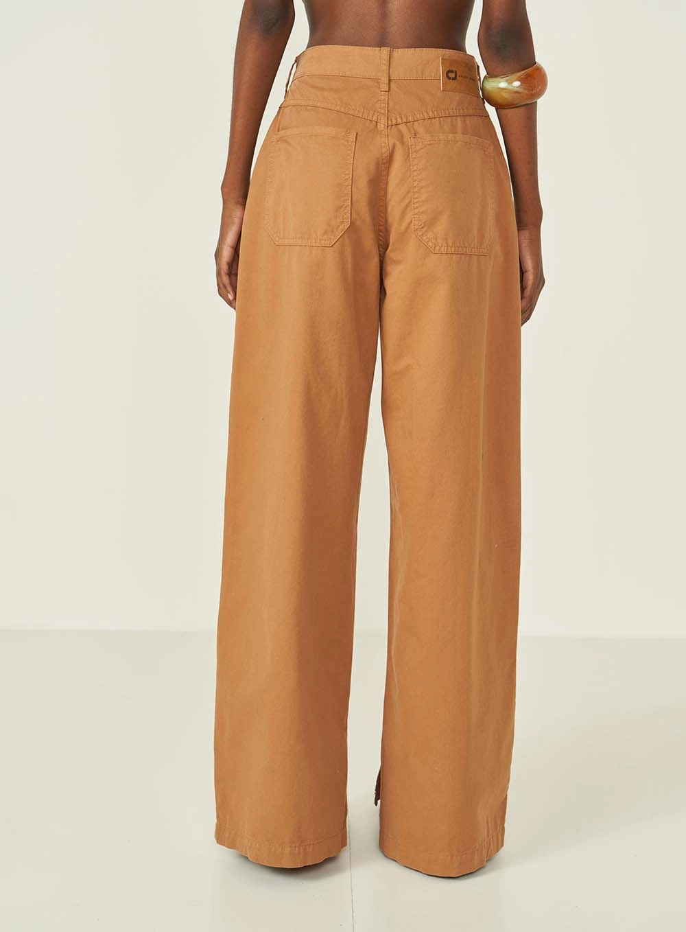 Calça Toquio Com Detalhe Lateral Marrom Evermore
