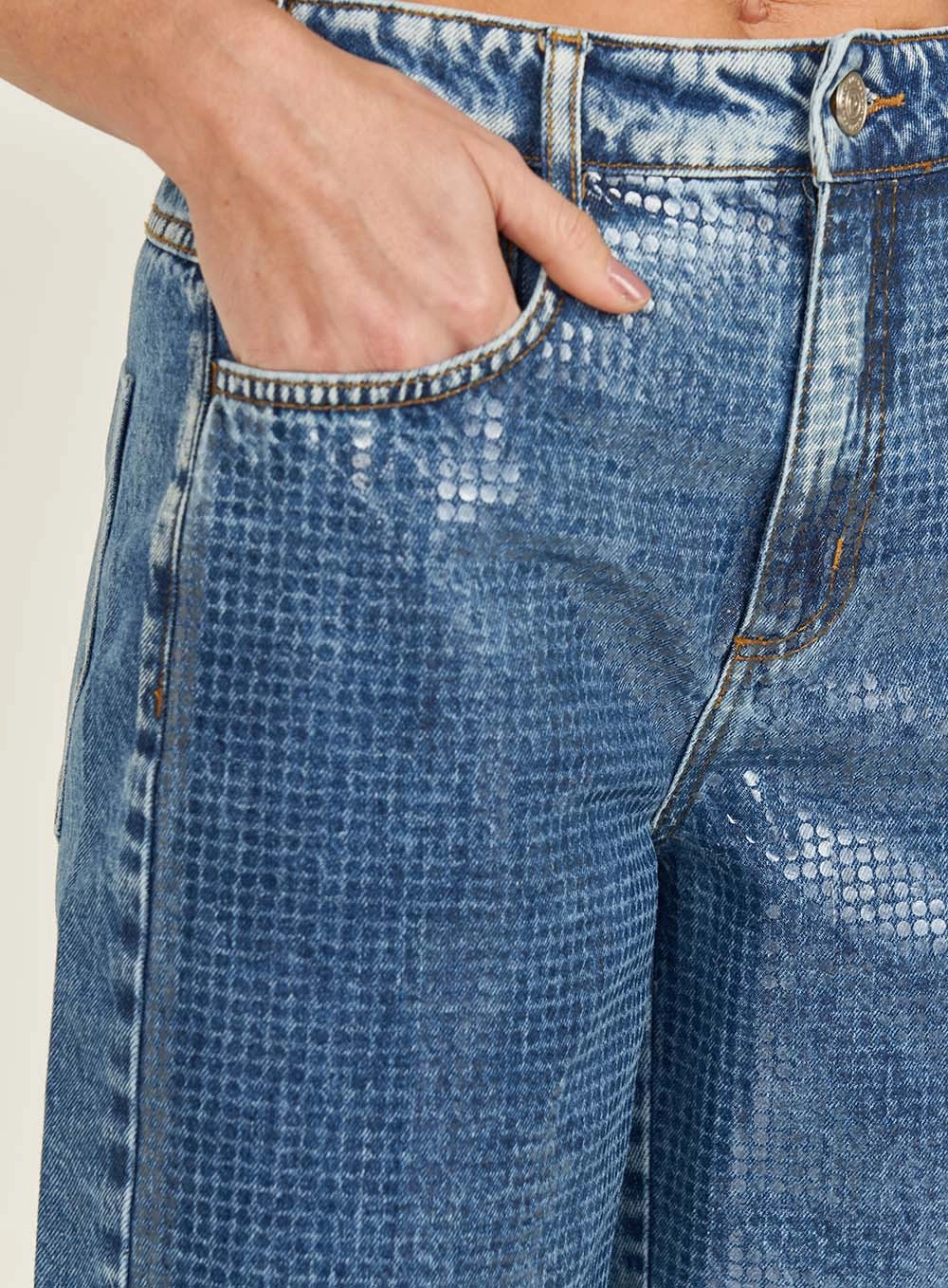 Bermuda Jeans Feminina Com Detalhes Frontais Índigo