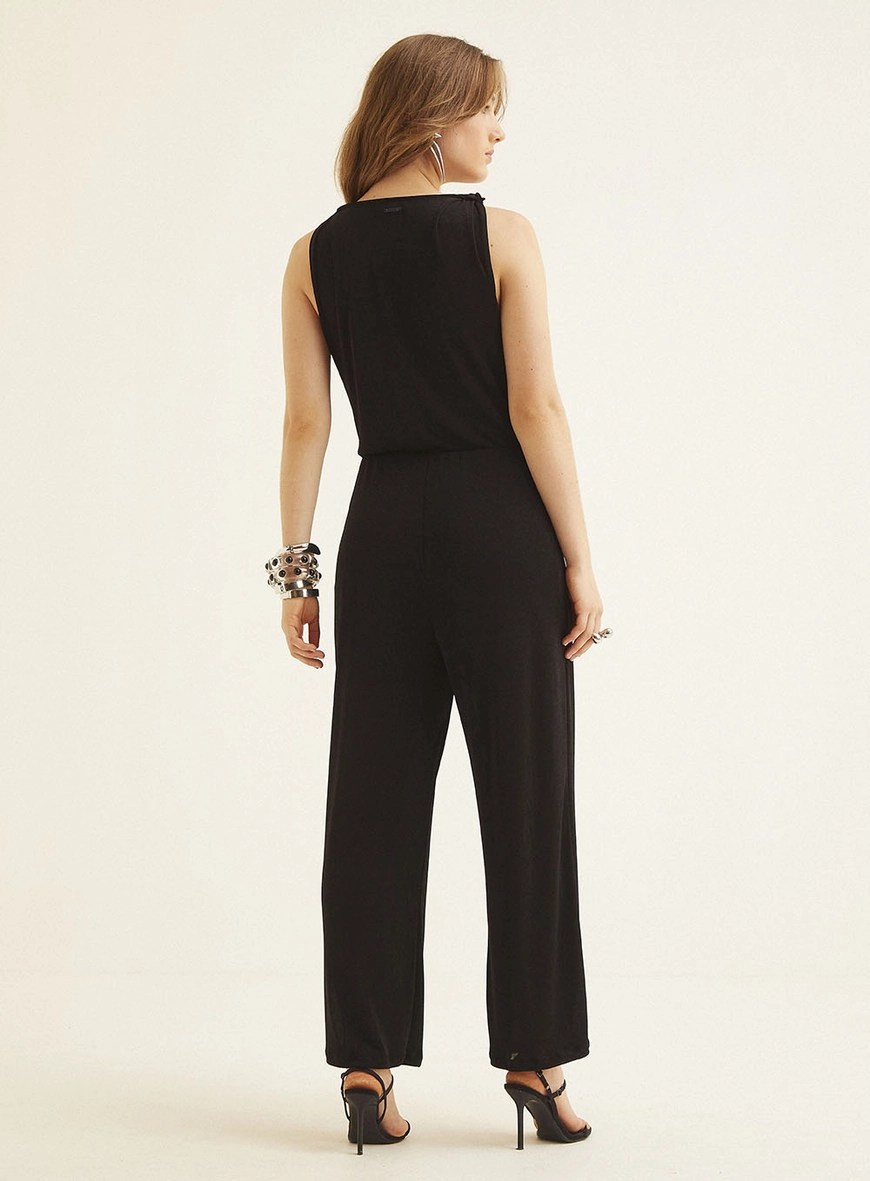 Macacão Pantalona Com Decote V Preto 4