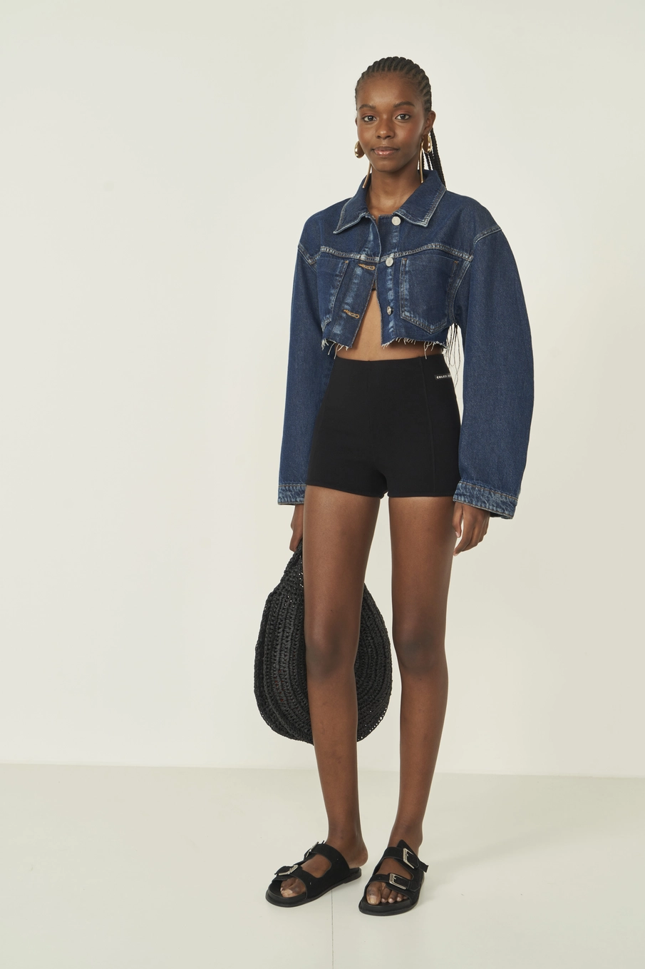 Short Curto Slim Malha Preto