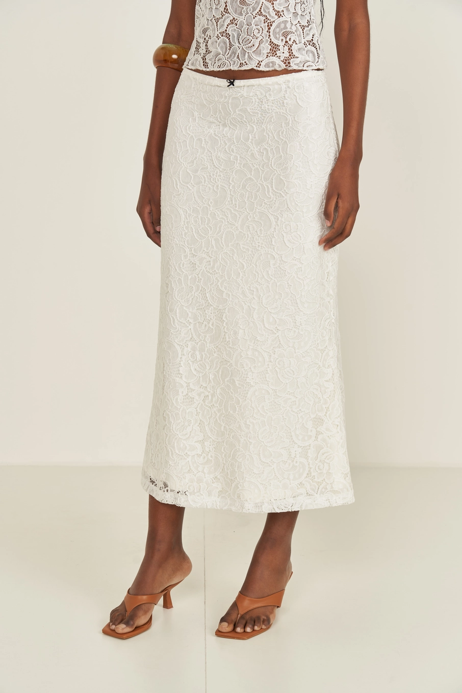 Saia Midi Renda Off Shell