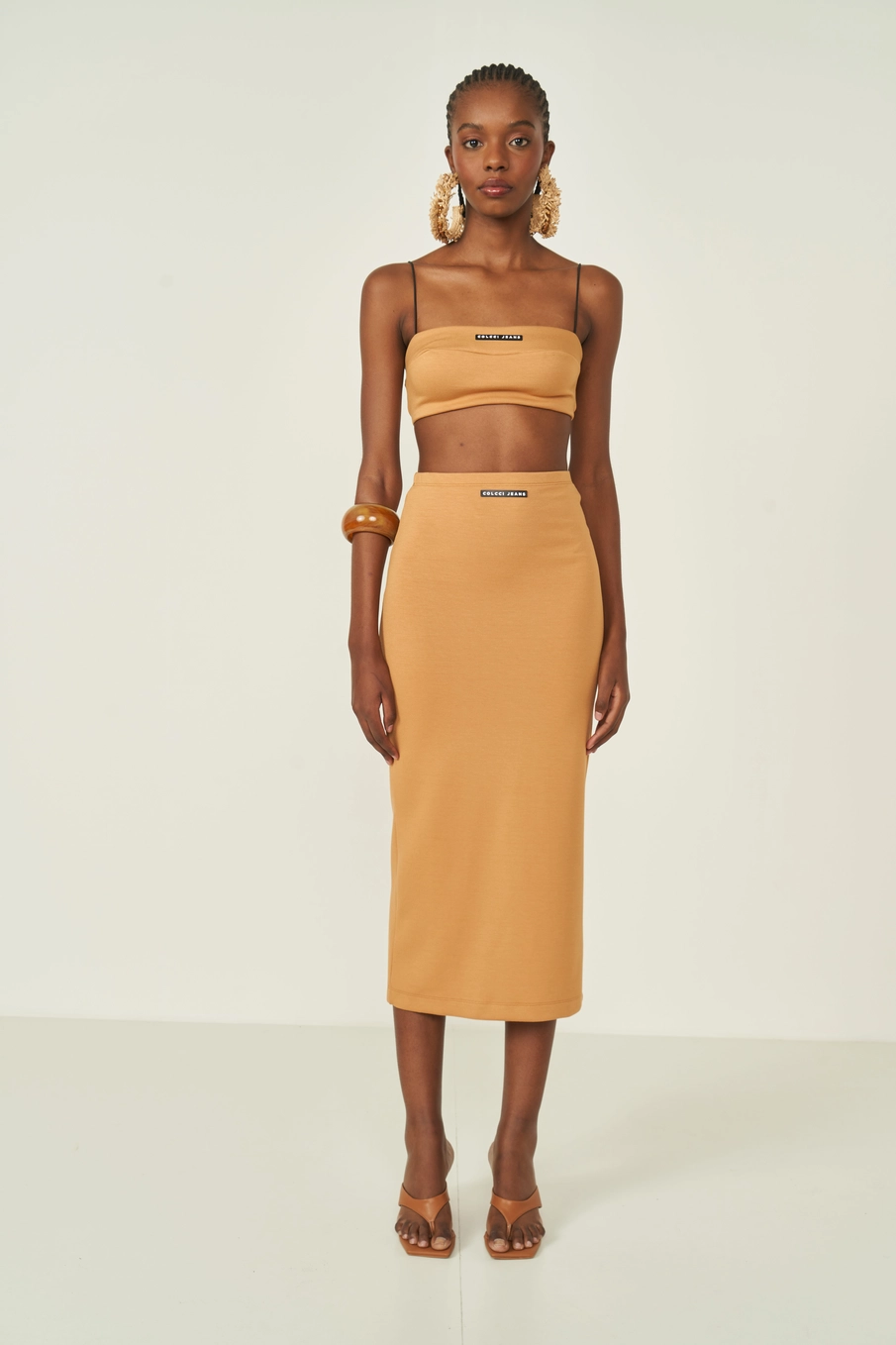 Saia Midi Slim Com Fenda Bege