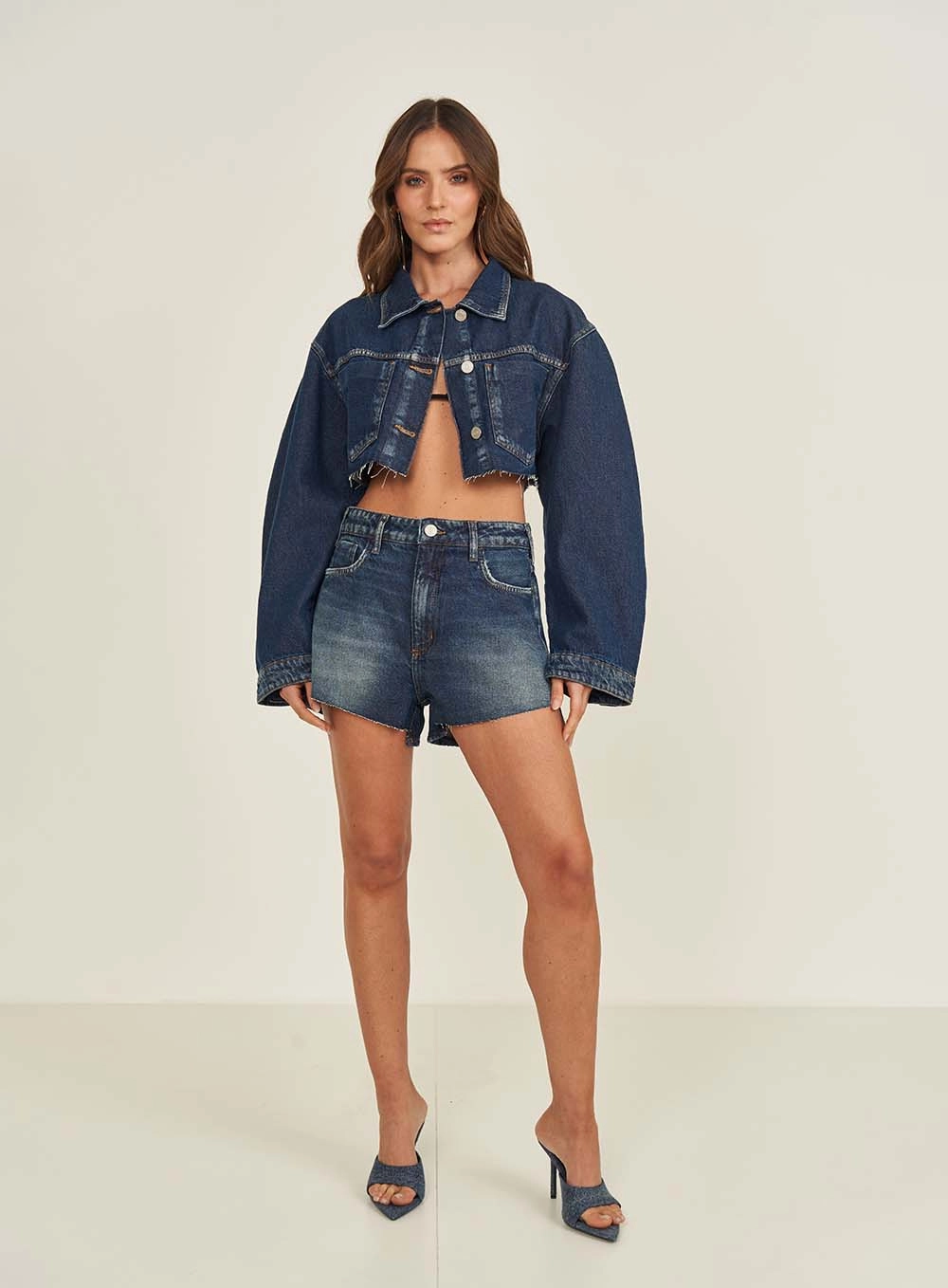 Jaqueta Jeans Feminina Alfaiataria Cropped Índigo