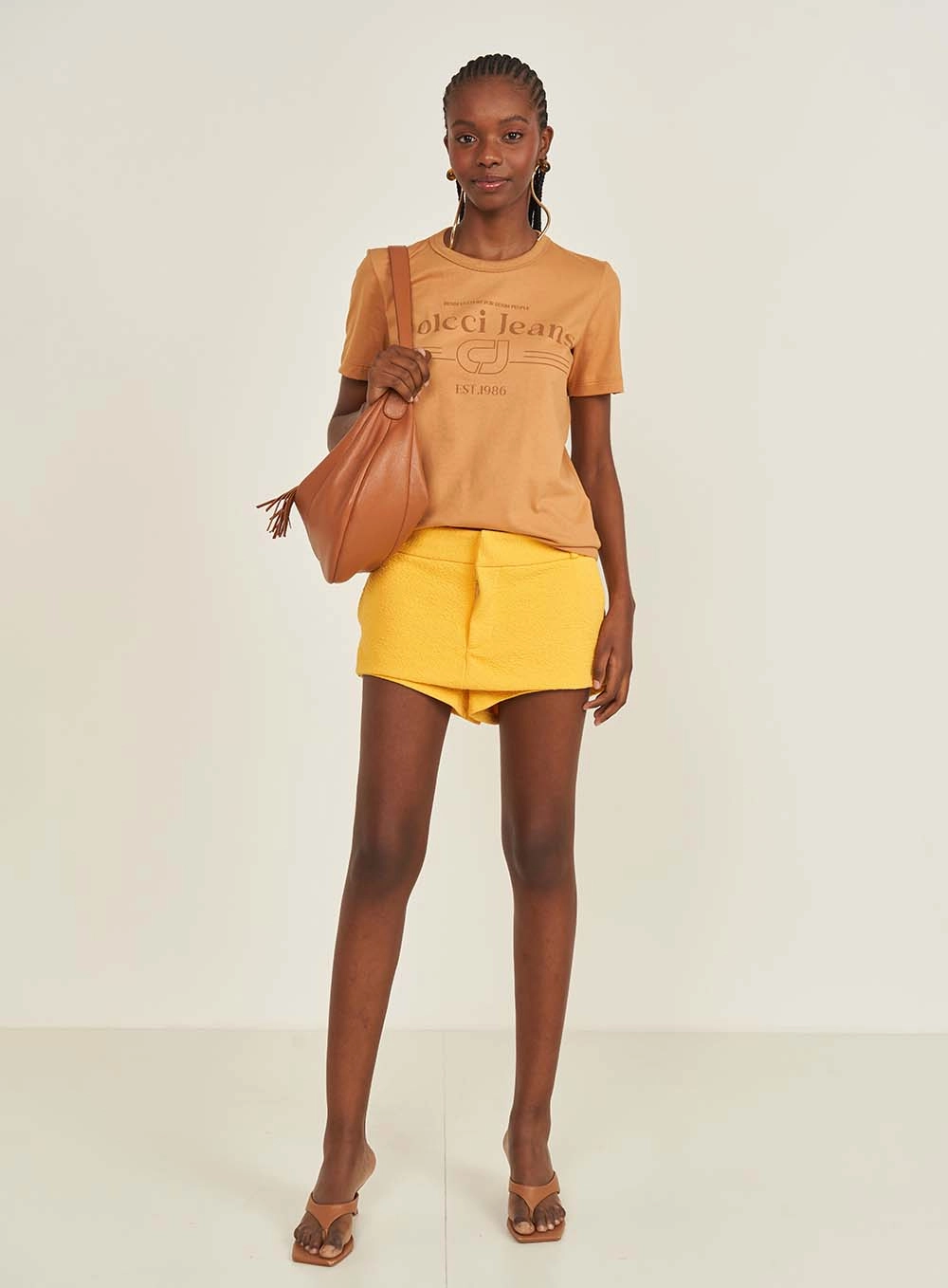 Camiseta Feminina Malha Manga Curta Comfort Bege