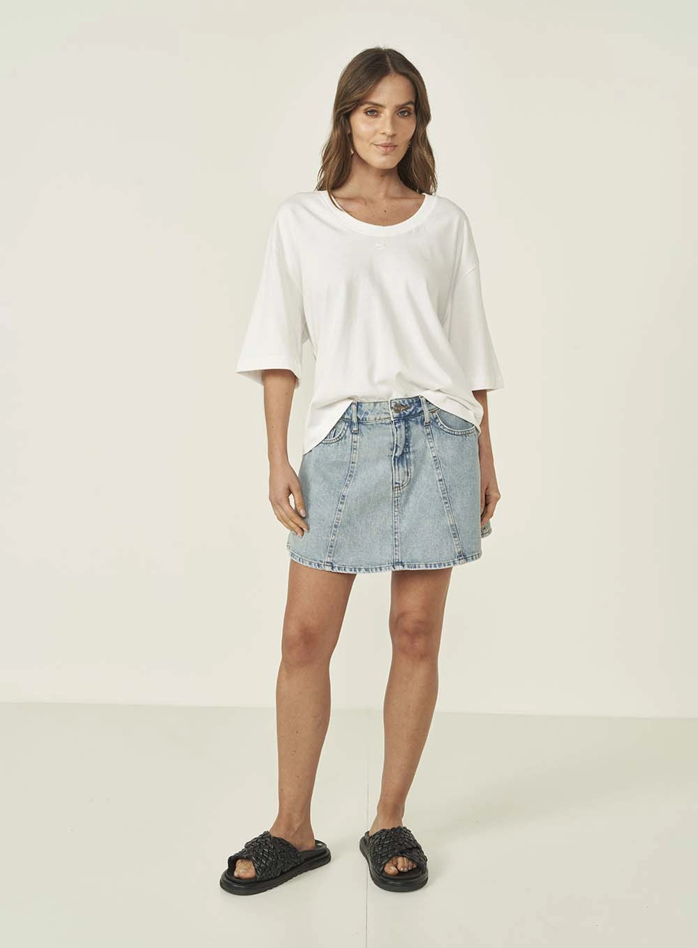 Camiseta Feminina Loose Off Shell