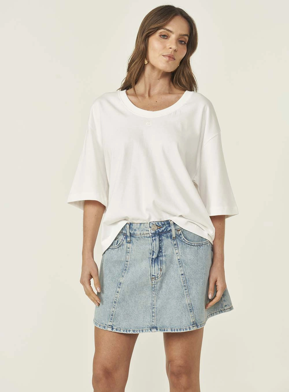 Camiseta Feminina Loose Off Shell