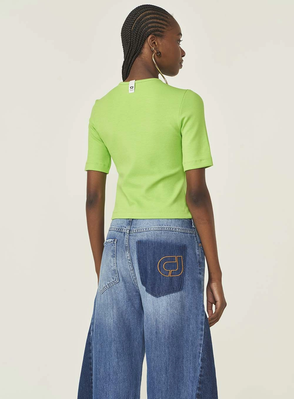 Blusa Feminina Slim Com Detalhe No Decote Verde