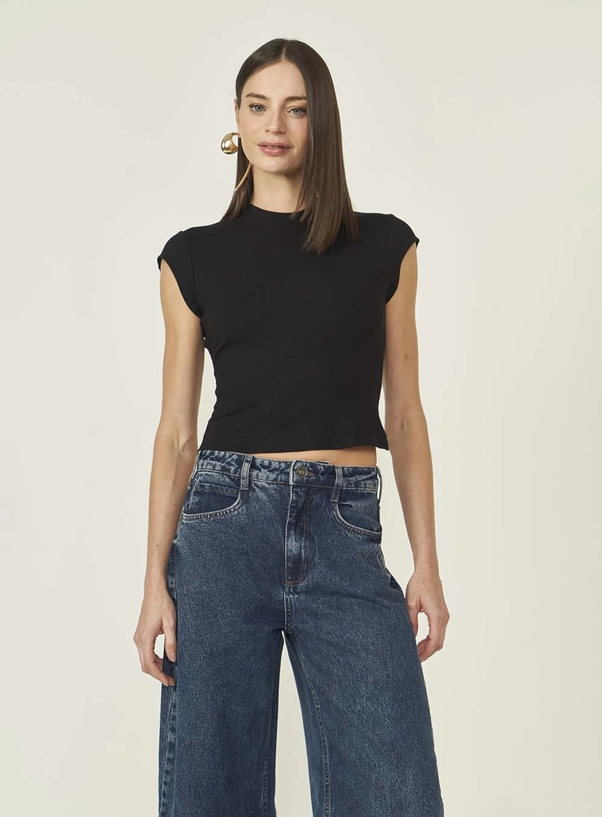 Blusa Feminina Slim Com Detalhe Nas Costas