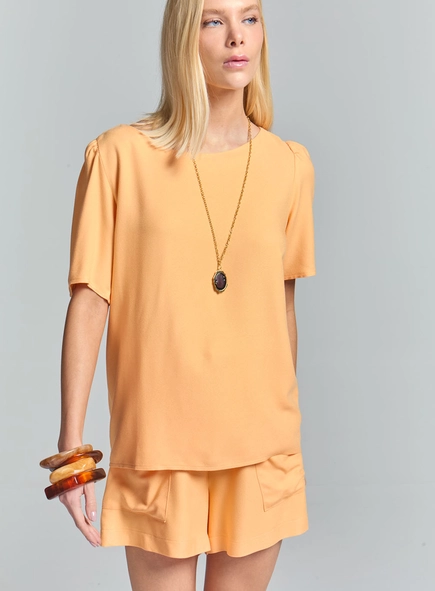 Camiseta Feminina Comfort Com Detalhe Franzido