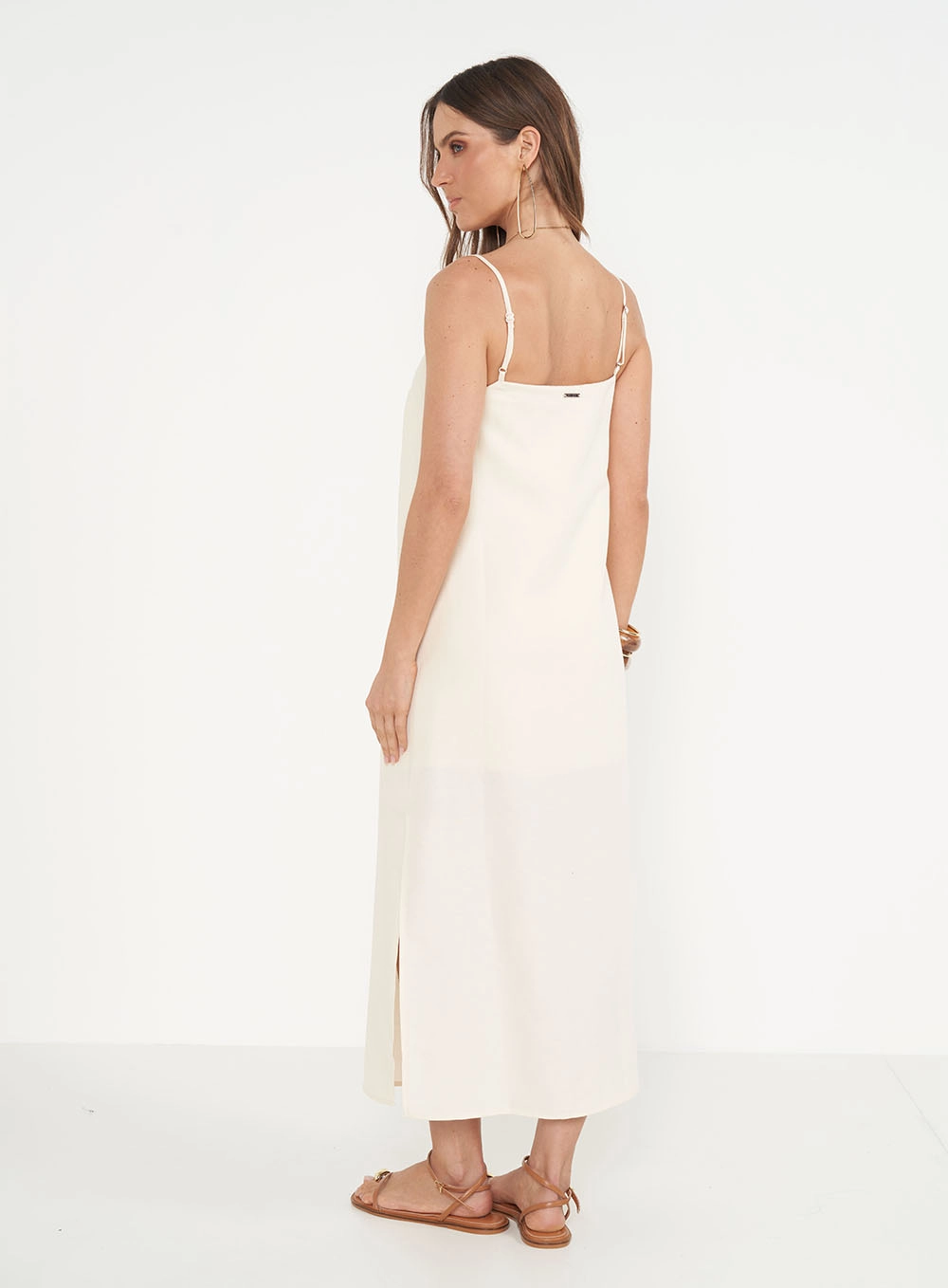 Vestido Midi Comfort Com Fenda Bege