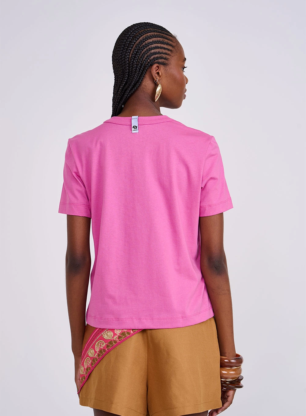 Camiseta Manga Curta Com Estampa Em Logo Lateral Rosa