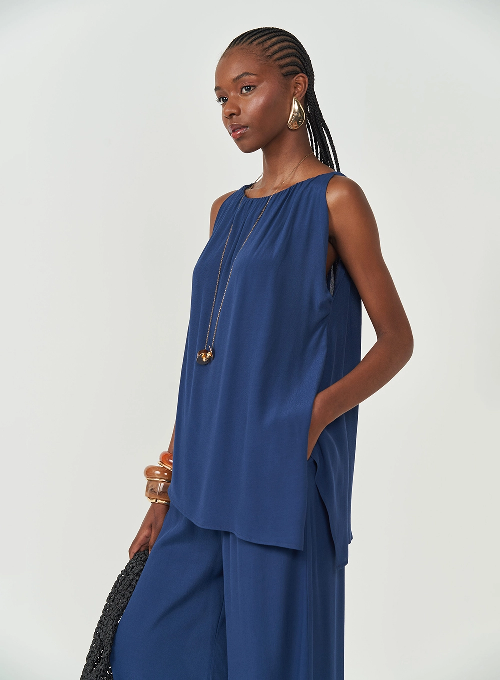 Blusa Loose Assimétrica Azul