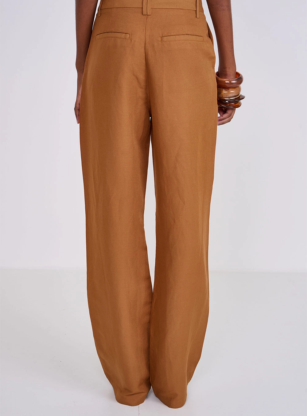 Calça Feminina Jade Em Alfaiataria Marrom Evermore