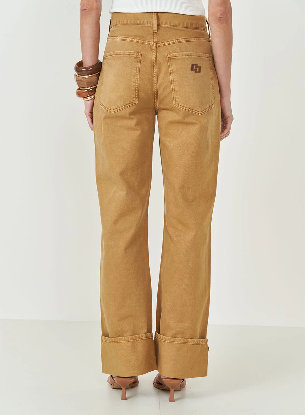Calça Em Sarja Leoni Low Marrom Evermore