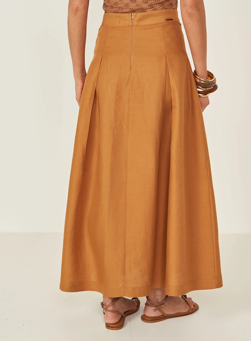 Saia Midi Joana Com Pregas Marrom Evermore