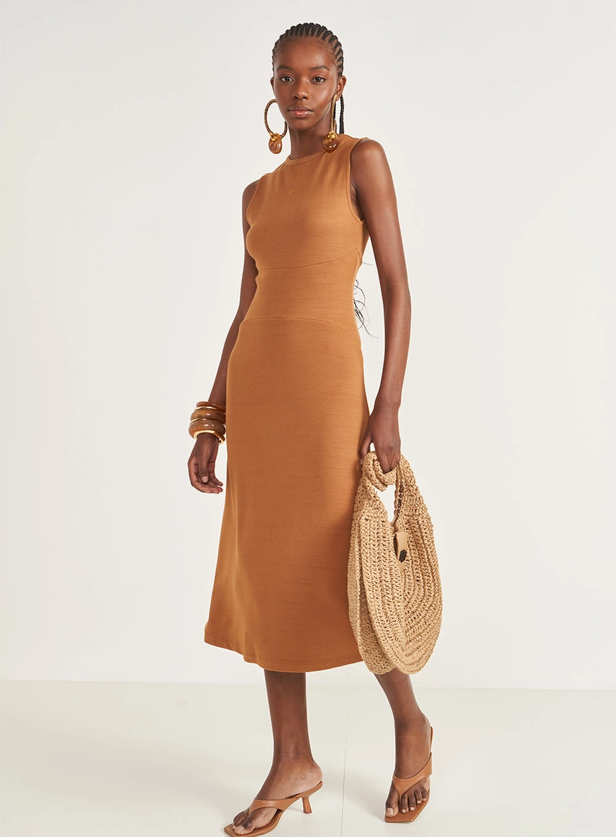 Vestido Midi Slim Com Abertura Costas