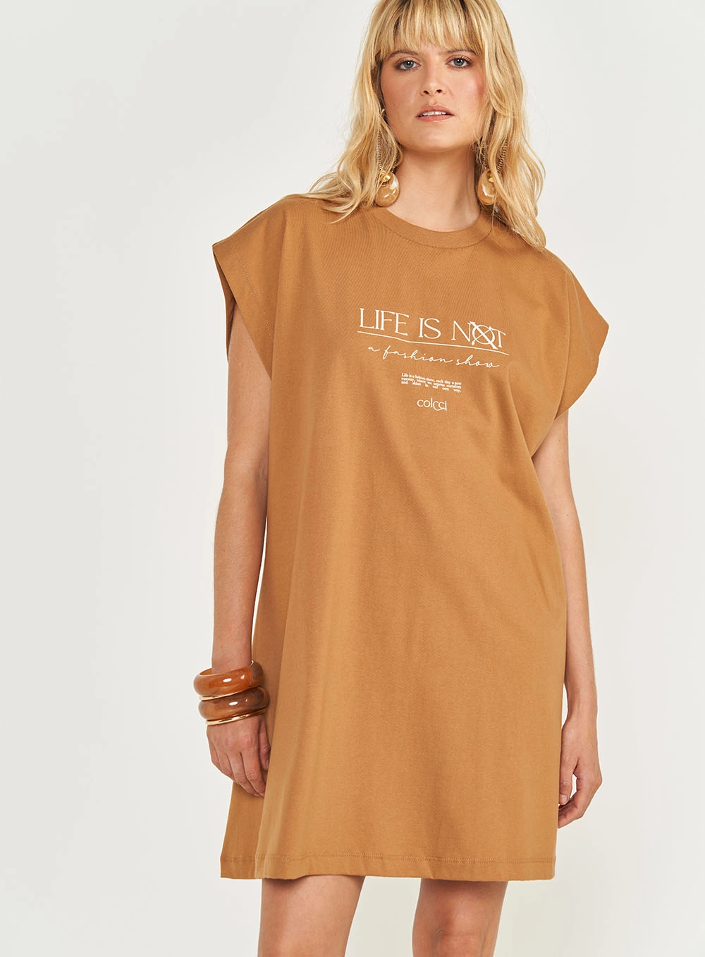 Vestido T-shirt Com Estampa Marrom Evermore