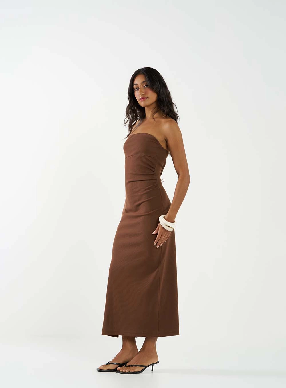 Vestido Midi Slim Canelado Com Fenda Marrom 5