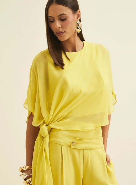 Blusa Assimétrica Com Amarração Lateral