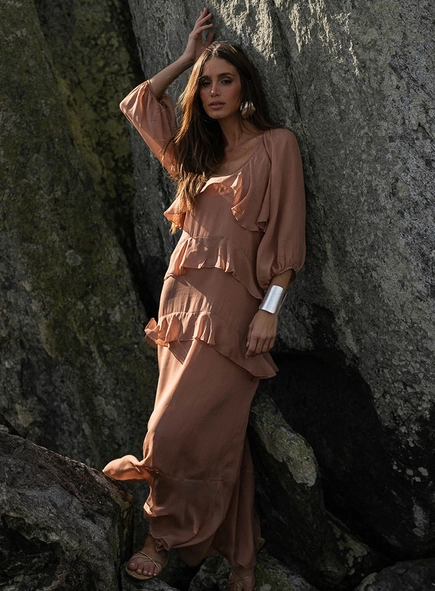 Vestido Amplo Em Camadas