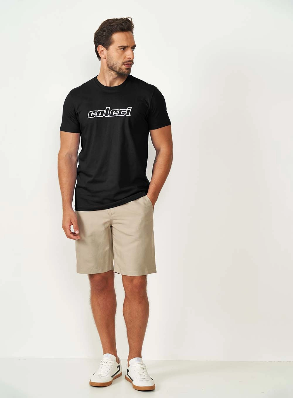 Camiseta Masculina Slim Com Estampa Em Logo Preto