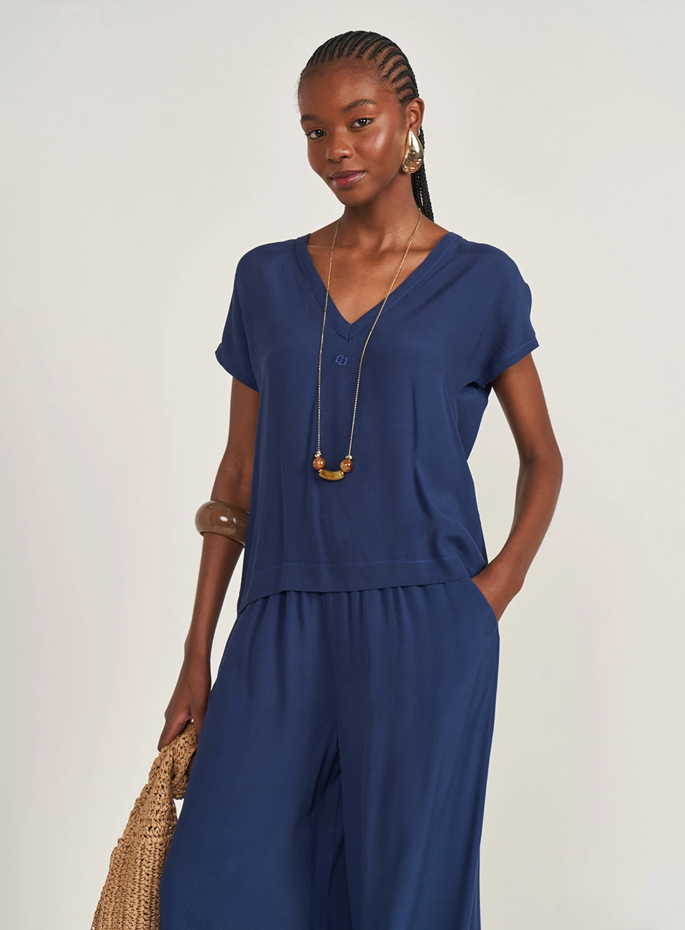 Camiseta Comfort Gola V Azul